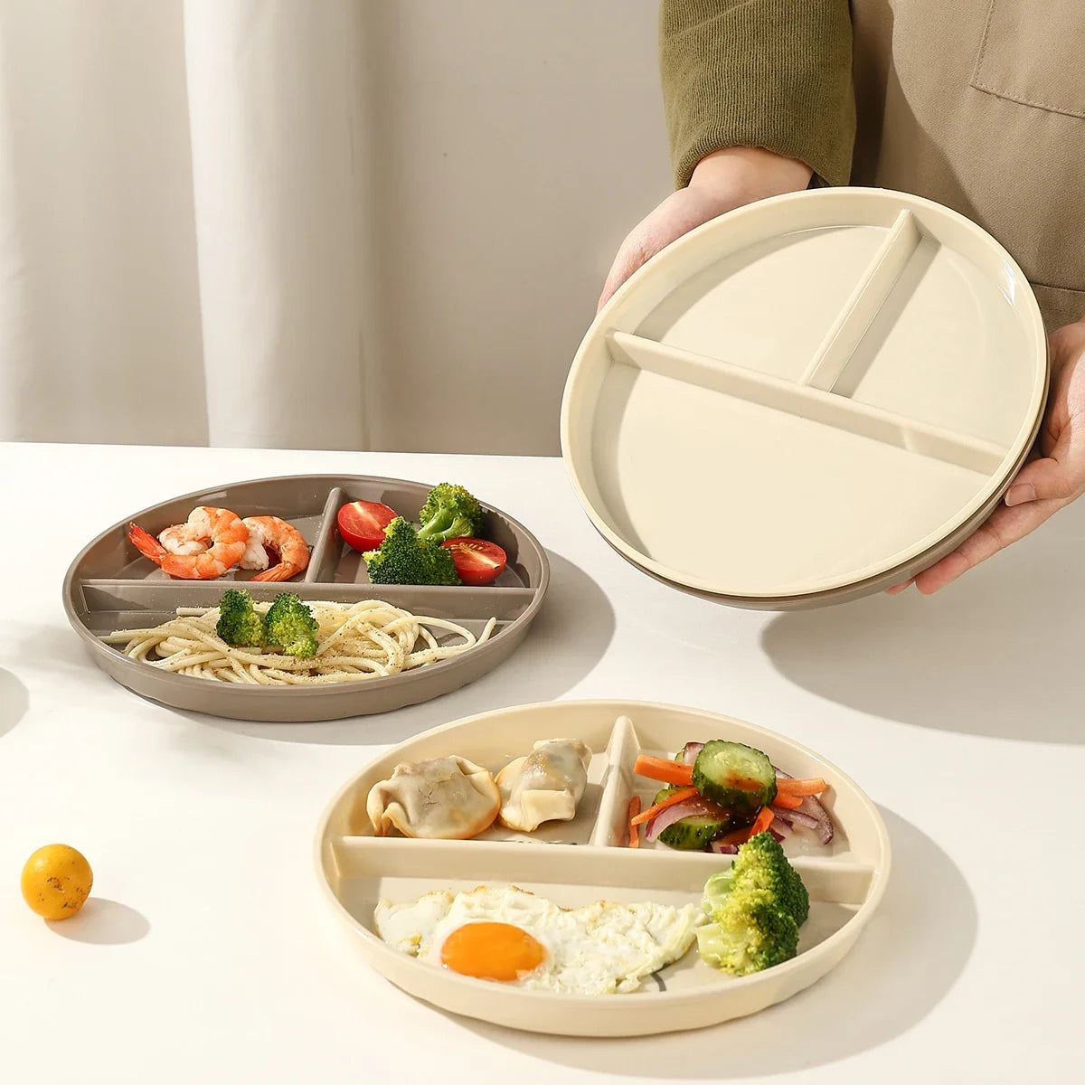 Round Plastic Divided Dinner Plate For Everyday Use